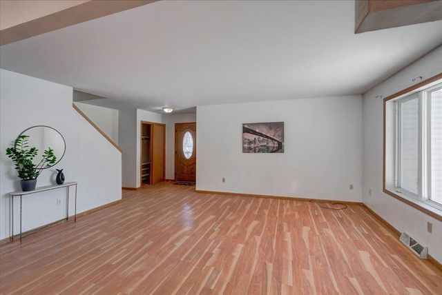 203 Cody Circle, Marshall, WI 53559