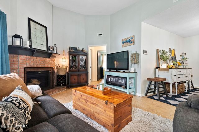 2932 New Town Drive, Wilmington, NC 28405