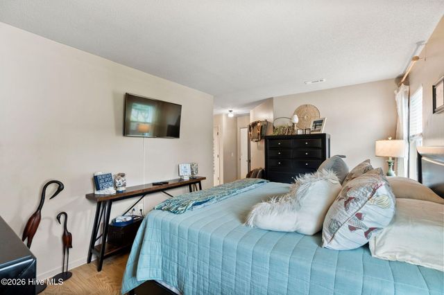 2932 New Town Drive, Wilmington, NC 28405