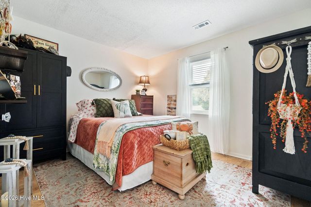 2932 New Town Drive, Wilmington, NC 28405