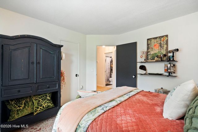 2932 New Town Drive, Wilmington, NC 28405