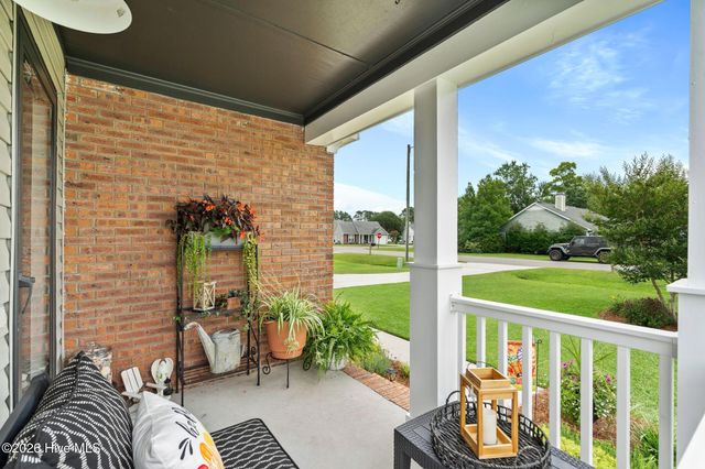 2932 New Town Drive, Wilmington, NC 28405