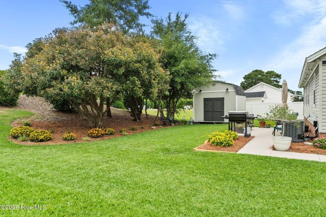 2932 New Town Drive, Wilmington, NC 28405