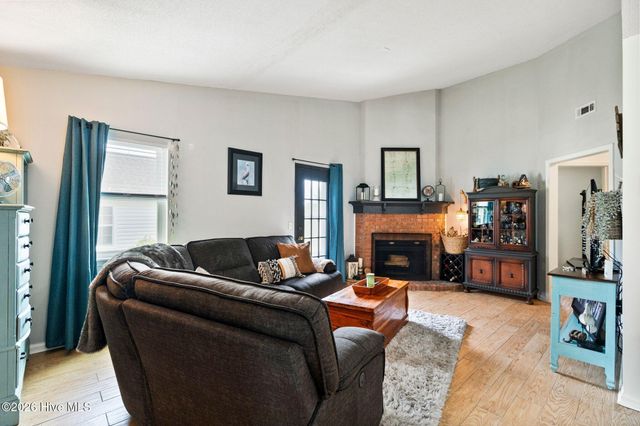 2932 New Town Drive, Wilmington, NC 28405