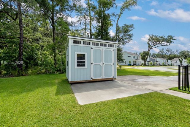 60 Backwater Street, Port Royal, SC 29006