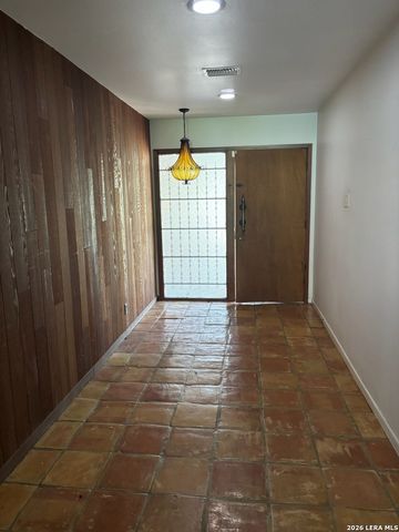 10118 N Manton, San Antonio, TX 78213
