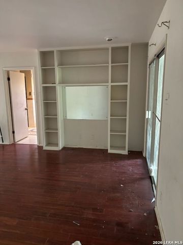 10118 N Manton, San Antonio, TX 78213
