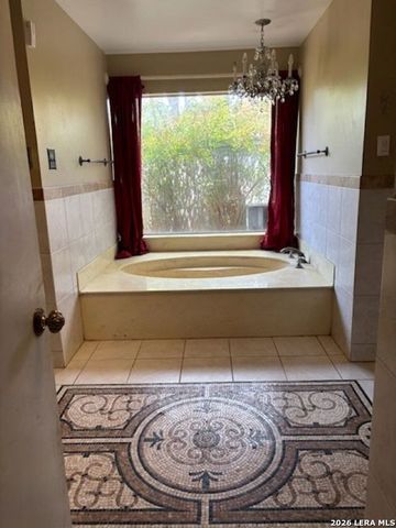 10118 N Manton, San Antonio, TX 78213