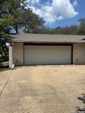 10118 N Manton, San Antonio, TX 78213