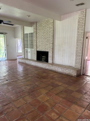 10118 N Manton, San Antonio, TX 78213