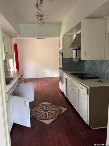 10118 N Manton, San Antonio, TX 78213