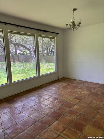 10118 N Manton, San Antonio, TX 78213