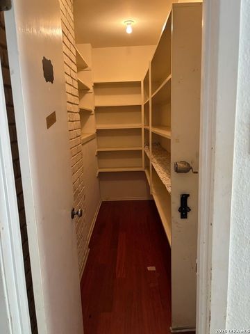 10118 N Manton, San Antonio, TX 78213