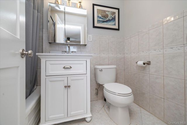 370 W Broadway 3M, Long Beach, NY 11561