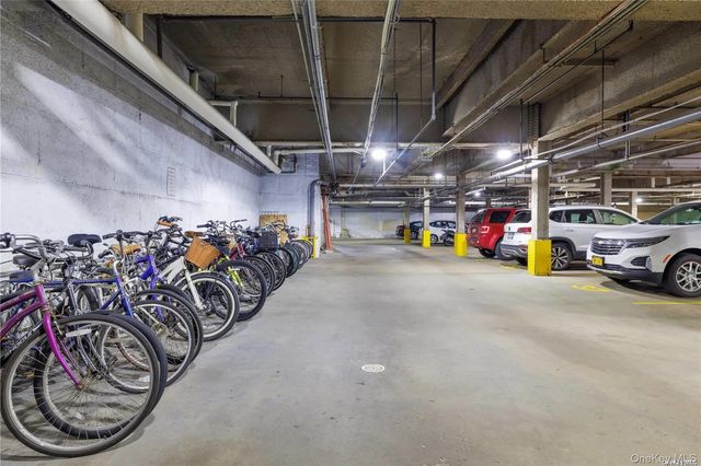 370 W Broadway 3M, Long Beach, NY 11561
