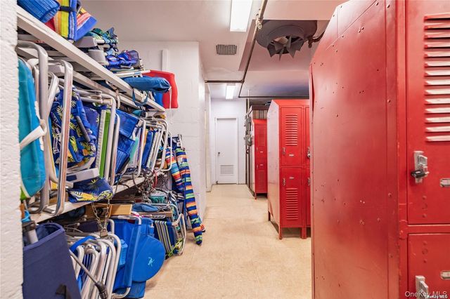 370 W Broadway 3M, Long Beach, NY 11561