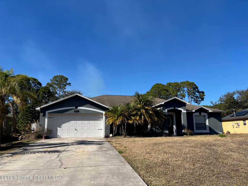 947 Palo Alto Street SE, Palm Bay, FL 32909