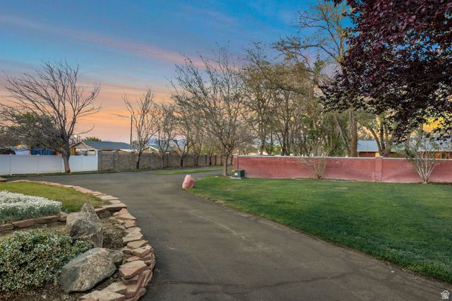 2737 W 9850 S, South Jordan, UT 84095