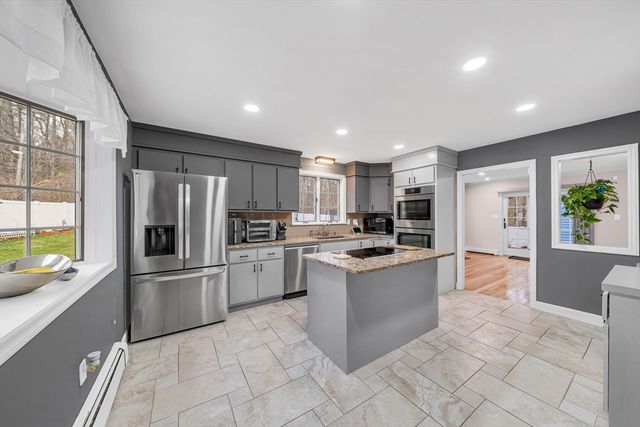 5 Bedros St, Windham, NH 03087