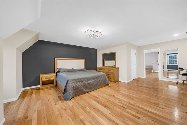 5 Bedros St, Windham, NH 03087