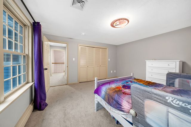 5 Bedros St, Windham, NH 03087