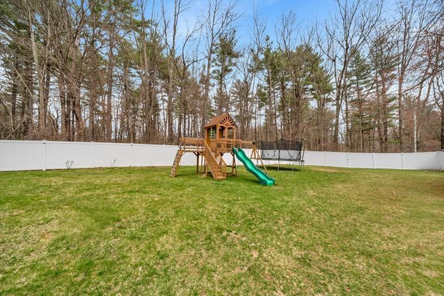 5 Bedros St, Windham, NH 03087