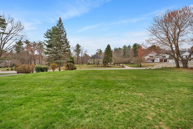 5 Bedros St, Windham, NH 03087