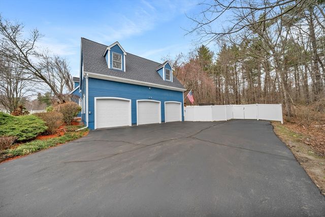 5 Bedros St, Windham, NH 03087