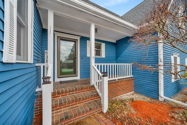 5 Bedros St, Windham, NH 03087