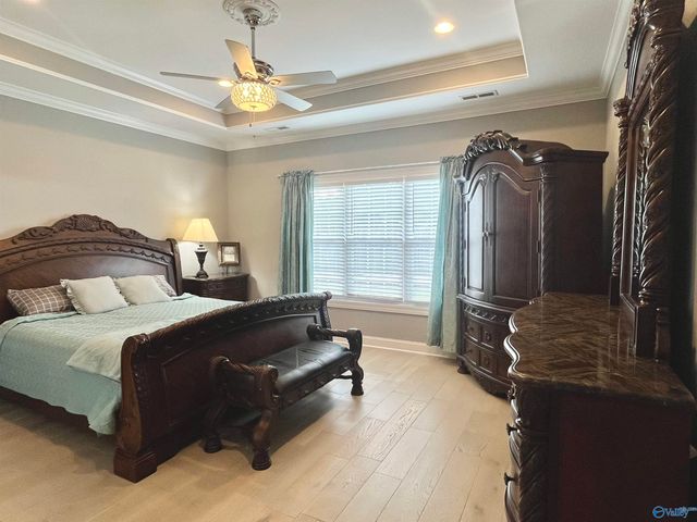 9880 SE Willow Cove Road SE, Huntsville, AL 35802