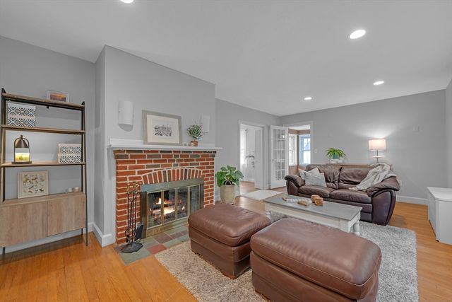 71 Morningside Rd, Worcester, MA 01602