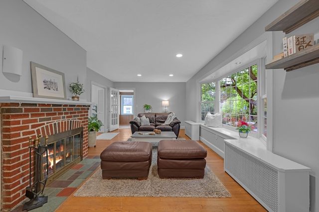 71 Morningside Rd, Worcester, MA 01602