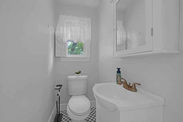 71 Morningside Rd, Worcester, MA 01602