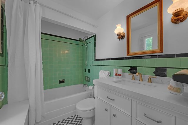 71 Morningside Rd, Worcester, MA 01602