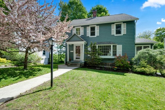 71 Morningside Rd, Worcester, MA 01602