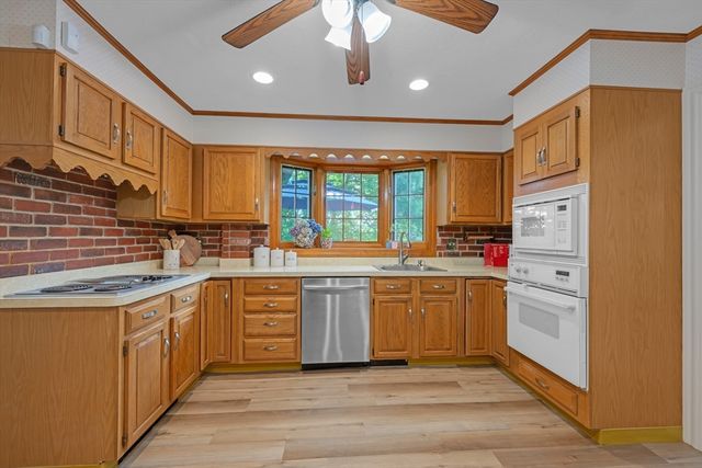 71 Morningside Rd, Worcester, MA 01602