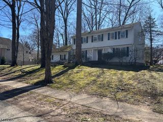 225 Navajo Dr, Wyckoff Twp., NJ 07481