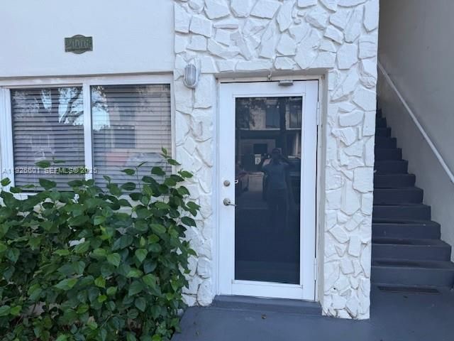 2006 Calais Dr 1, Miami Beach, FL 33141