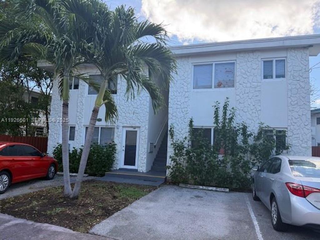 2006 Calais Dr 1, Miami Beach, FL 33141