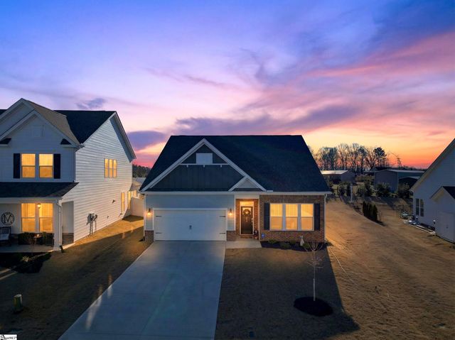 305 Addie Court, Woodruff, SC 29388