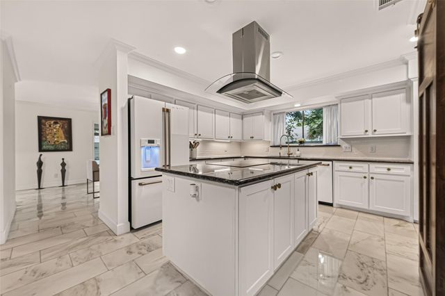 1602 Big Lake Drive, Houston, TX 77077