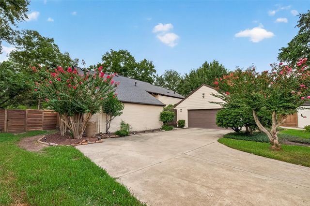 1602 Big Lake Drive, Houston, TX 77077
