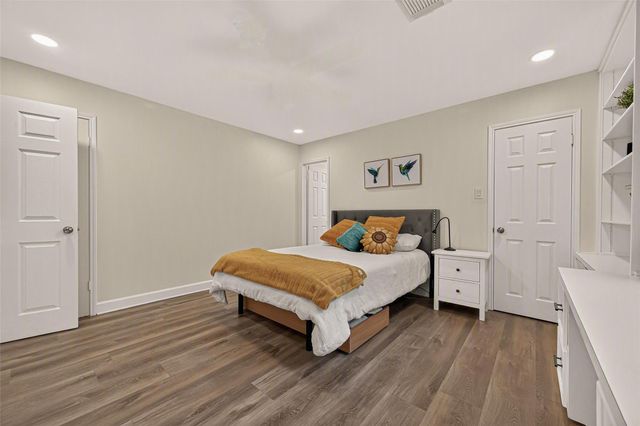 1602 Big Lake Drive, Houston, TX 77077