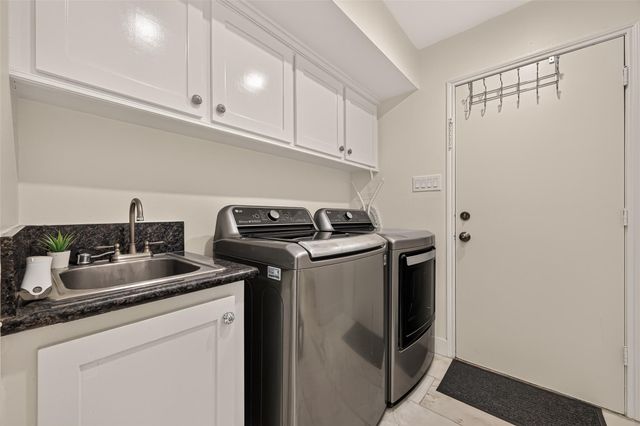 1602 Big Lake Drive, Houston, TX 77077