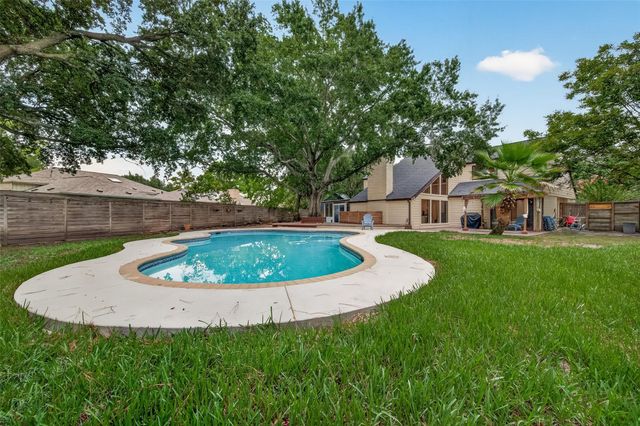 1602 Big Lake Drive, Houston, TX 77077