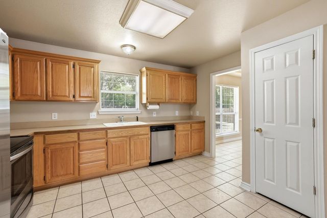 210 Bryant Street, Pottsboro, TX 75076