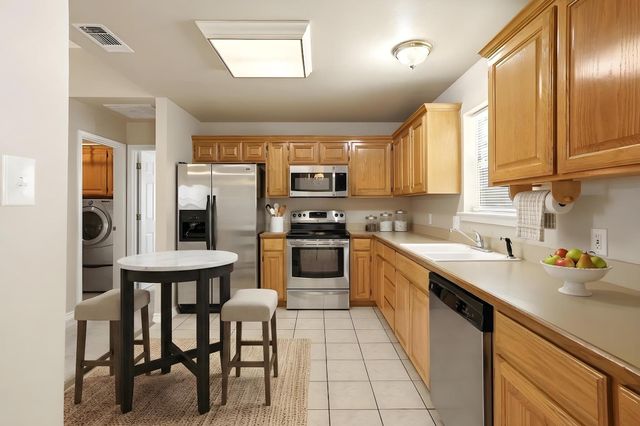 210 Bryant Street, Pottsboro, TX 75076