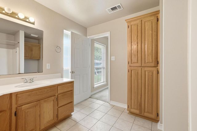 210 Bryant Street, Pottsboro, TX 75076