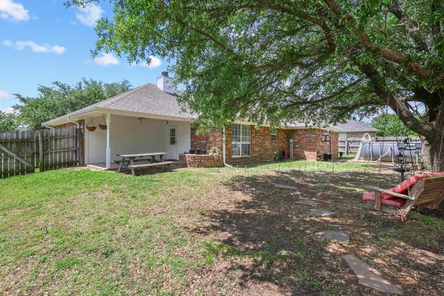 210 Bryant Street, Pottsboro, TX 75076