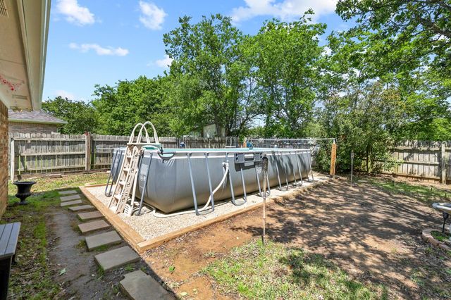 210 Bryant Street, Pottsboro, TX 75076